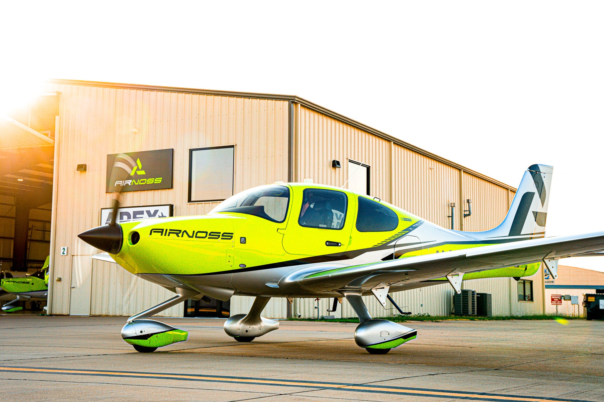 FLY THE LOOK